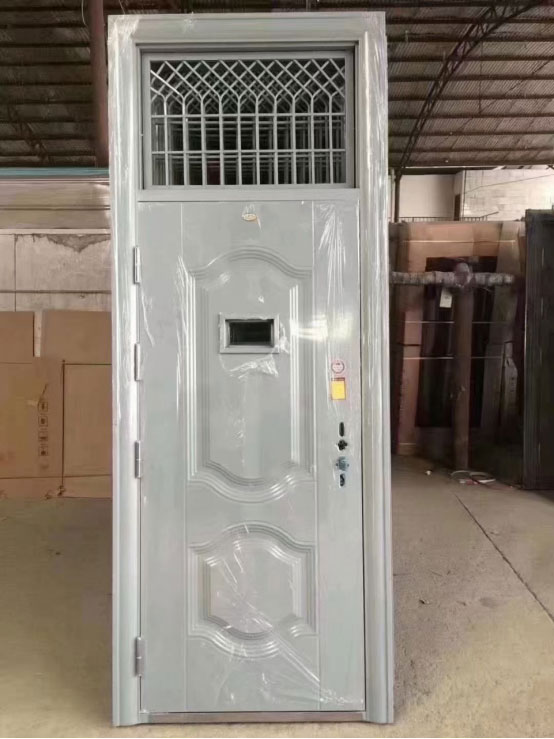 德令哈学校教室门 德令哈学校教室门