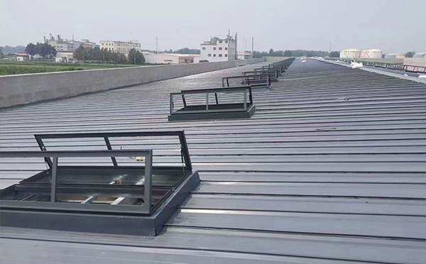 某中学室内体育馆德令哈排烟窗改造项目