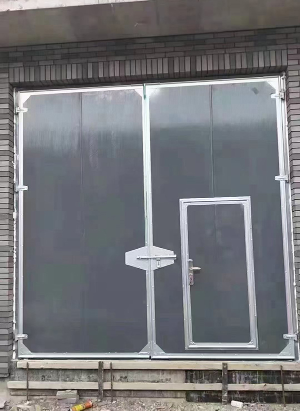 德令哈工业平开门在大型设备制造车间的应用实例