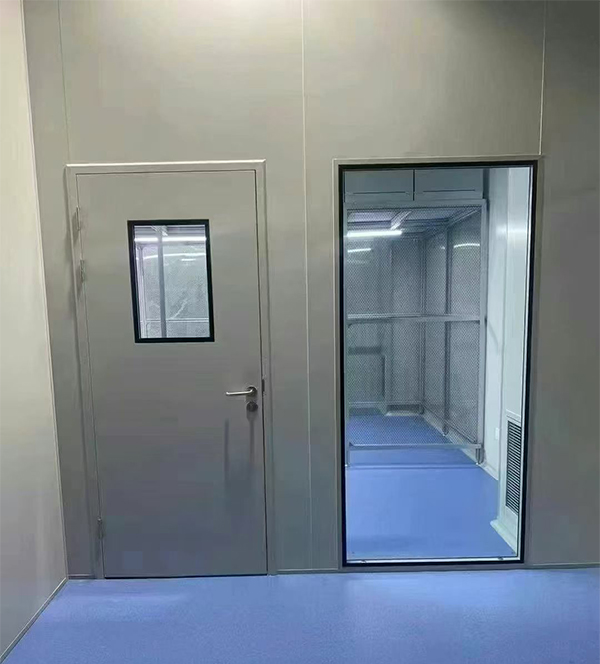 学校教学楼完成德令哈防火门标准化安装